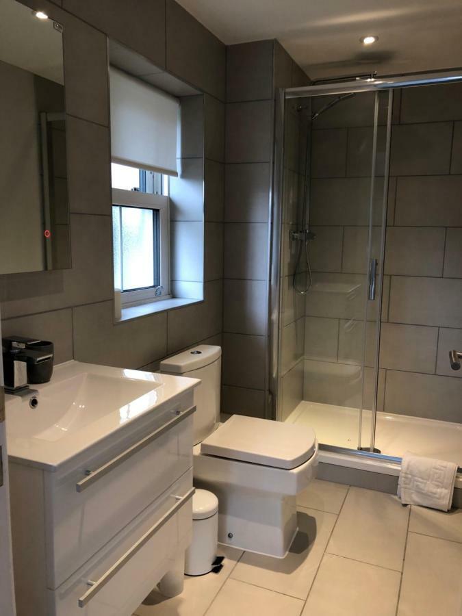 7-11 Kings Park Villa Bicester Esterno foto