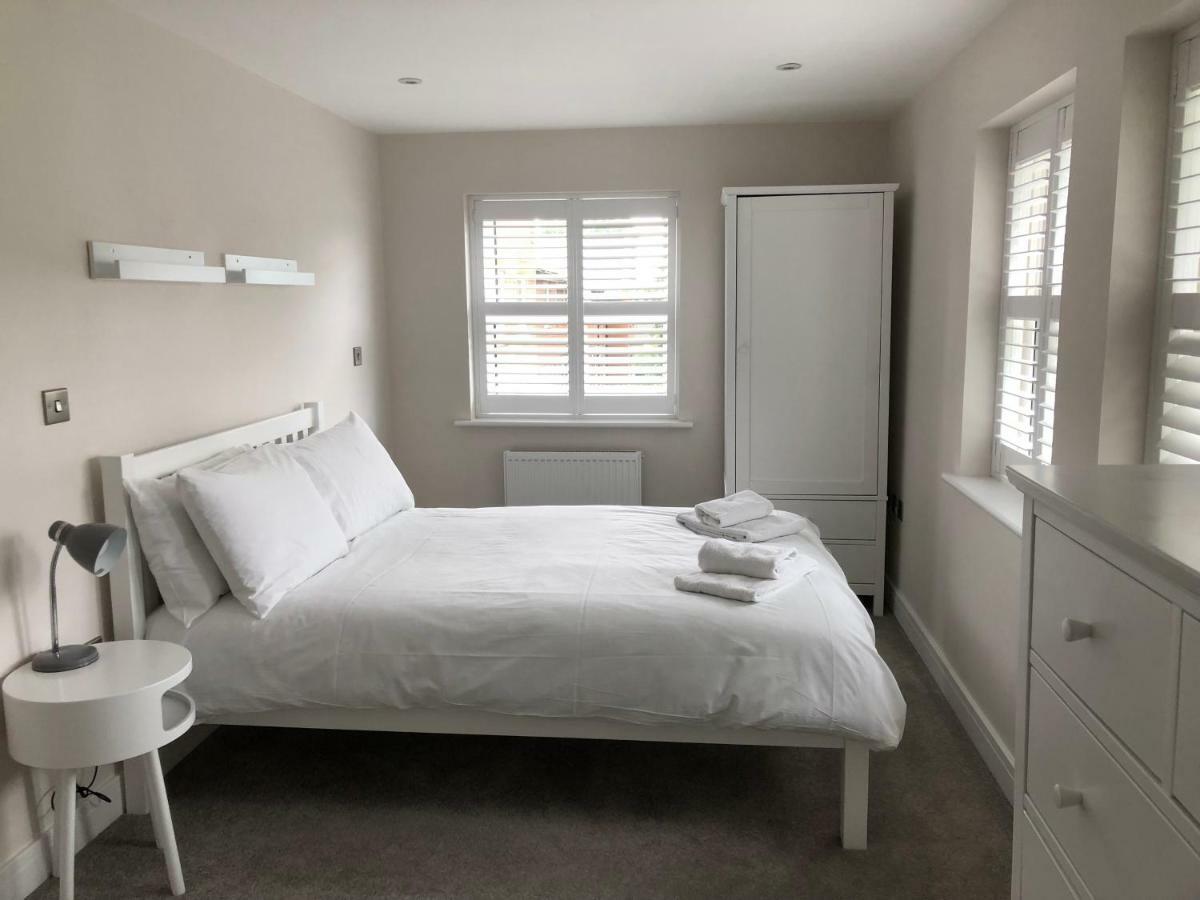 7-11 Kings Park Villa Bicester Esterno foto