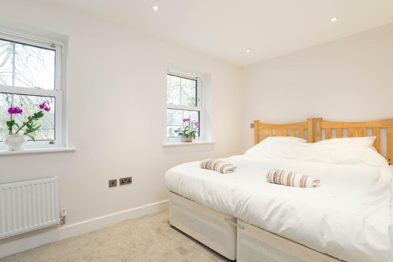 7-11 Kings Park Villa Bicester Esterno foto